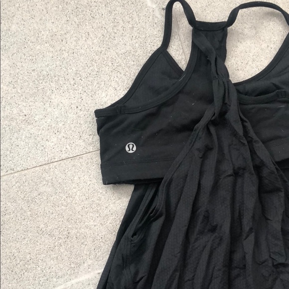 Side cut out lululemon bra top size 4 - Picture 3 of 3